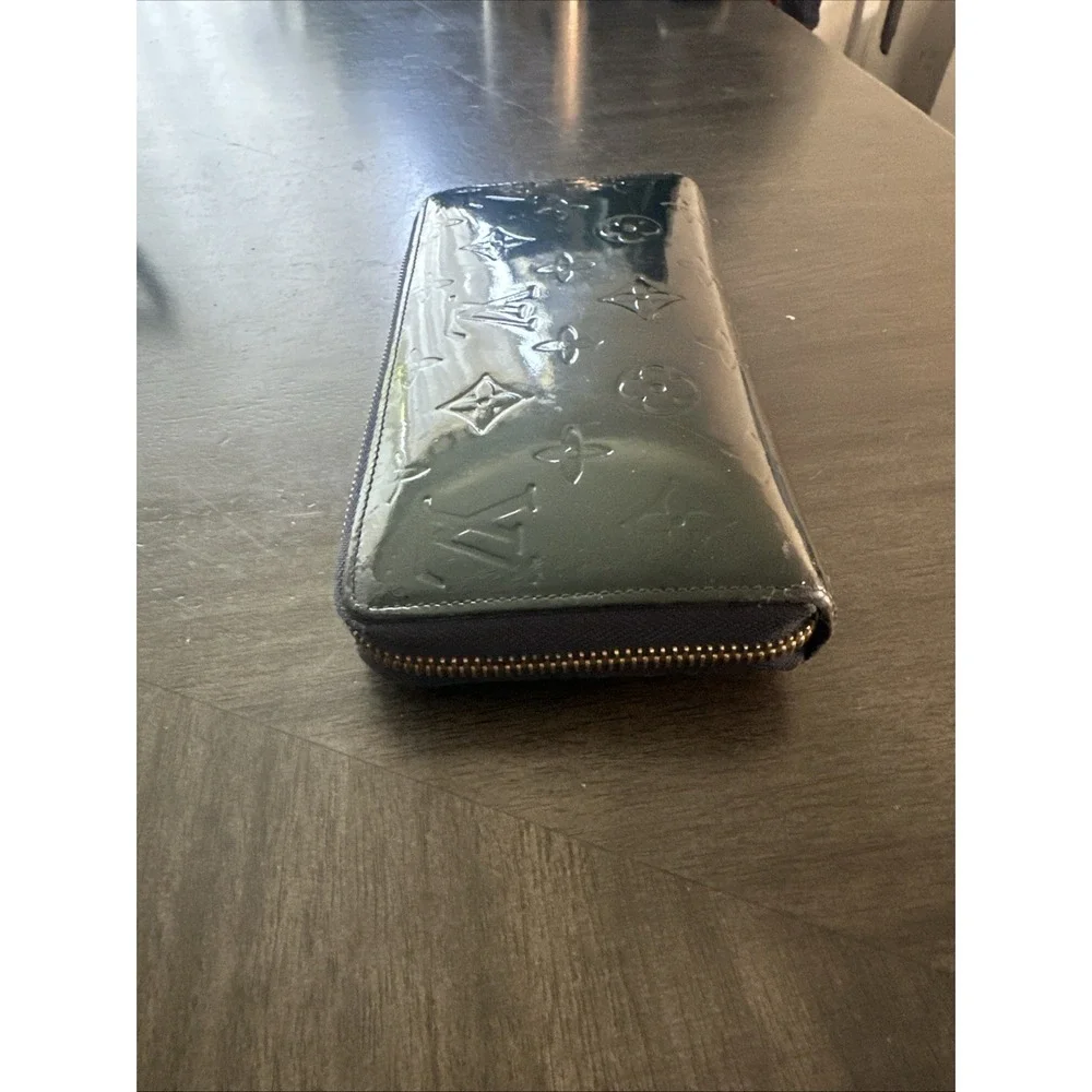 Louis Vuitton Monogram Vernis Zippy Wallet Bleu Nuit